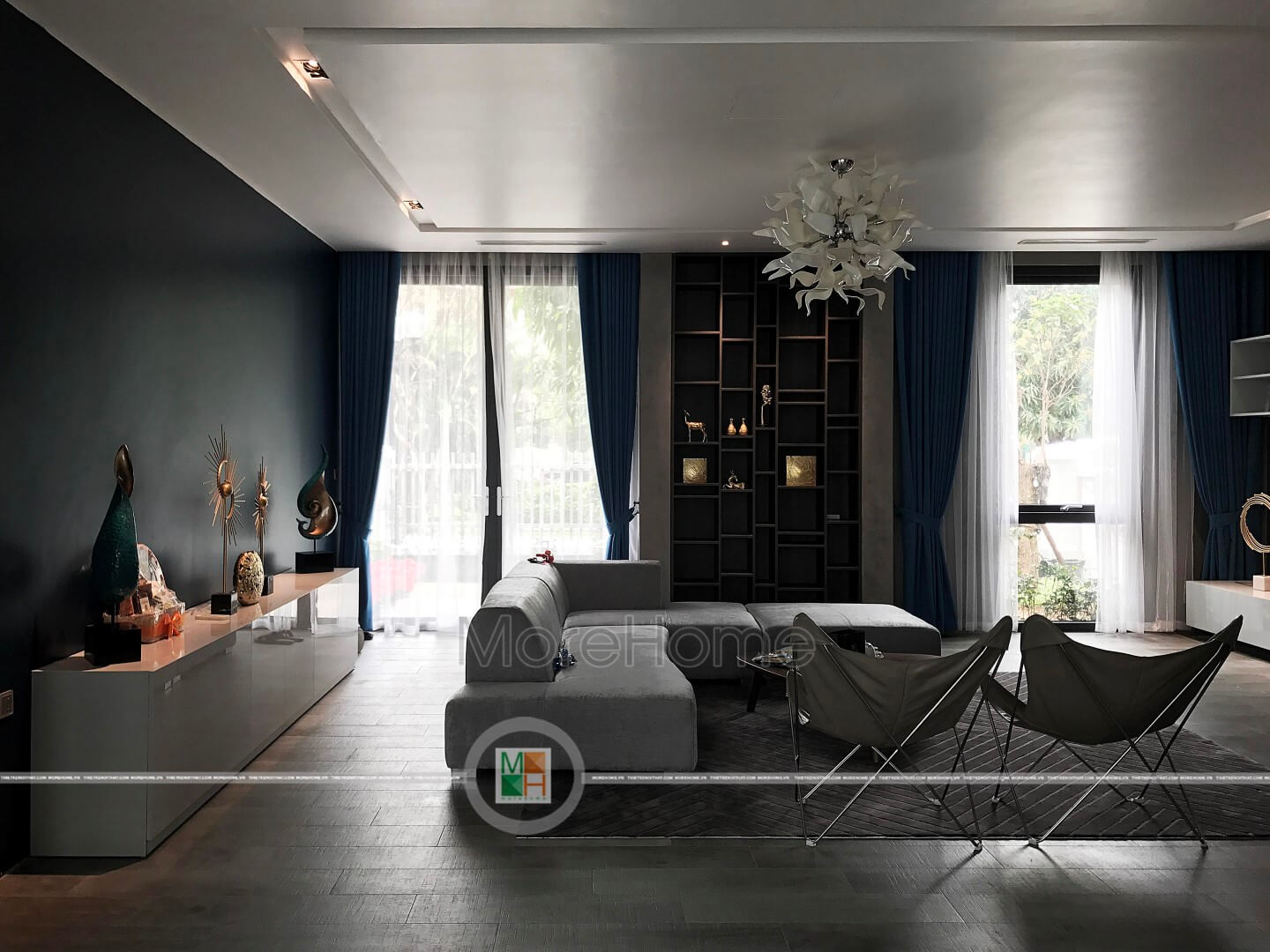 Lắp đặt sofa vào trung tâm không gian phòng khách giúp kết nối toàn bộ diện tích “thiết